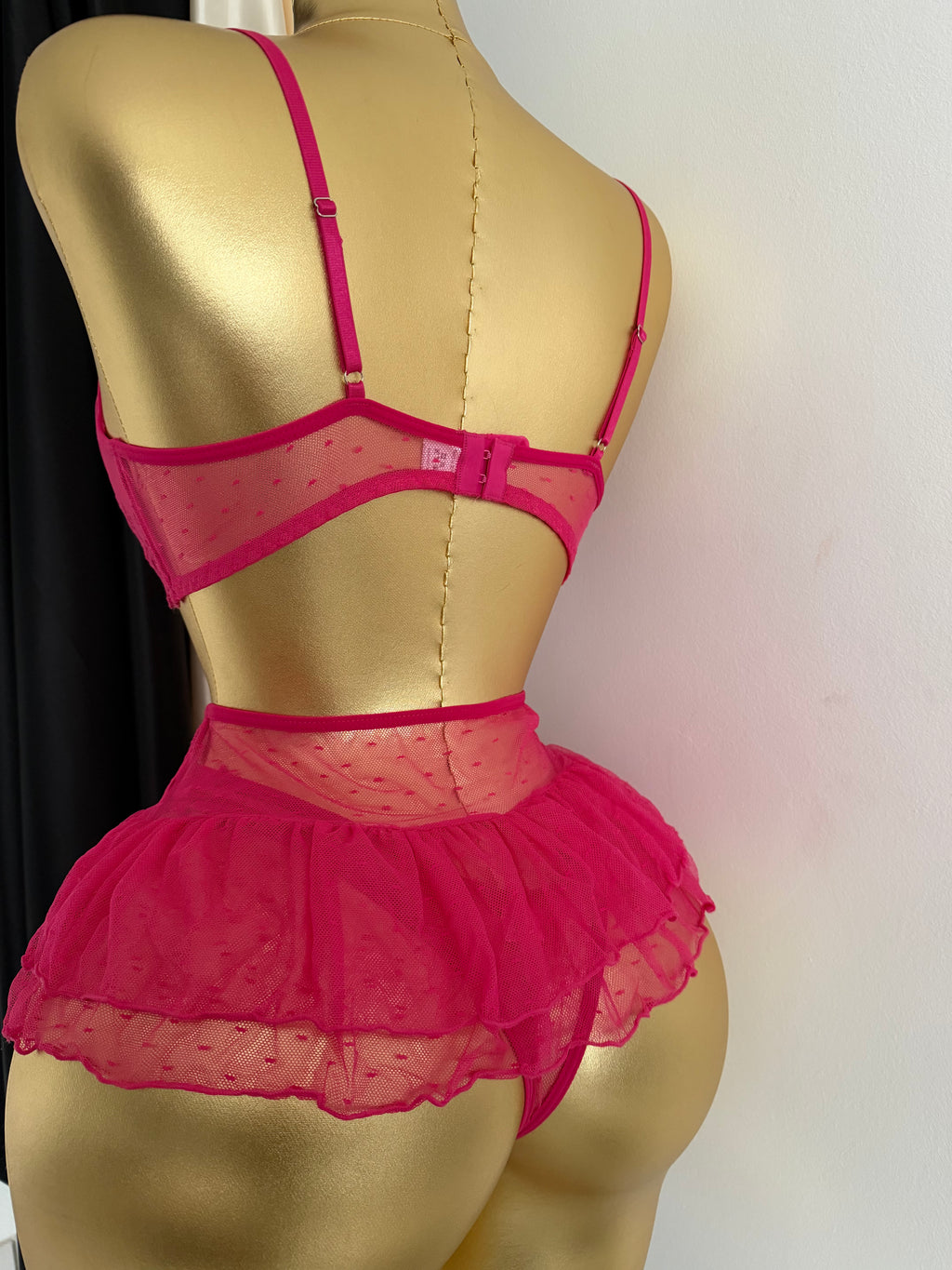 Ensemble Lingerie "Passion Fuchsia" – L’Éclat du Glamour 3 pièces