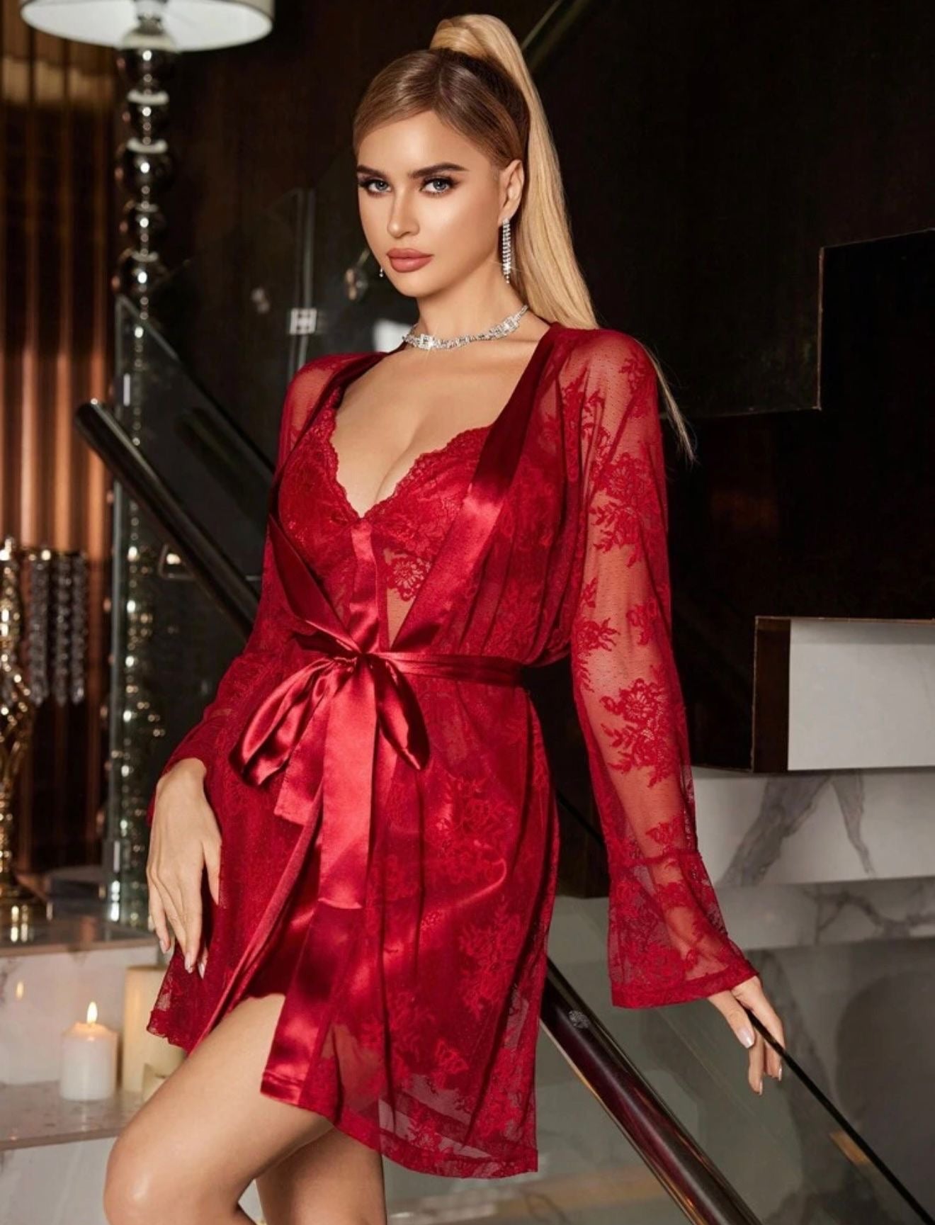 Ensemble Nuisette et Kimono en Satin Rouge Rubis et Dentelle Florale