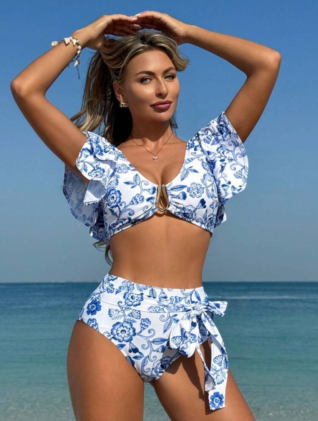 Maillot de bain deux pièces à motif floral bleu et blanc "Riviera Ruffles"