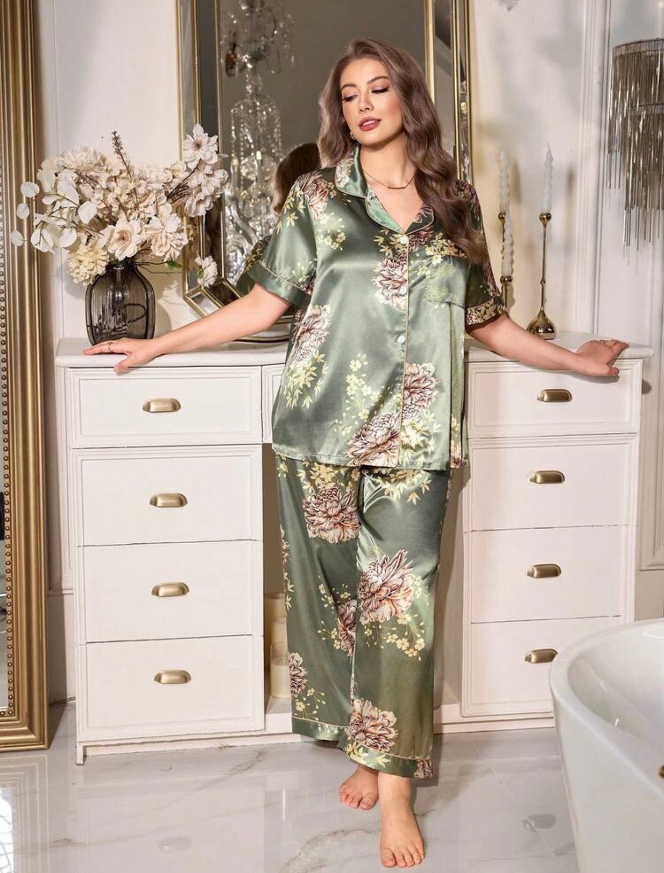 Ensemble Pyjama 2 Pièces en Satin Vert Sauge à Imprimé Floral Japonais