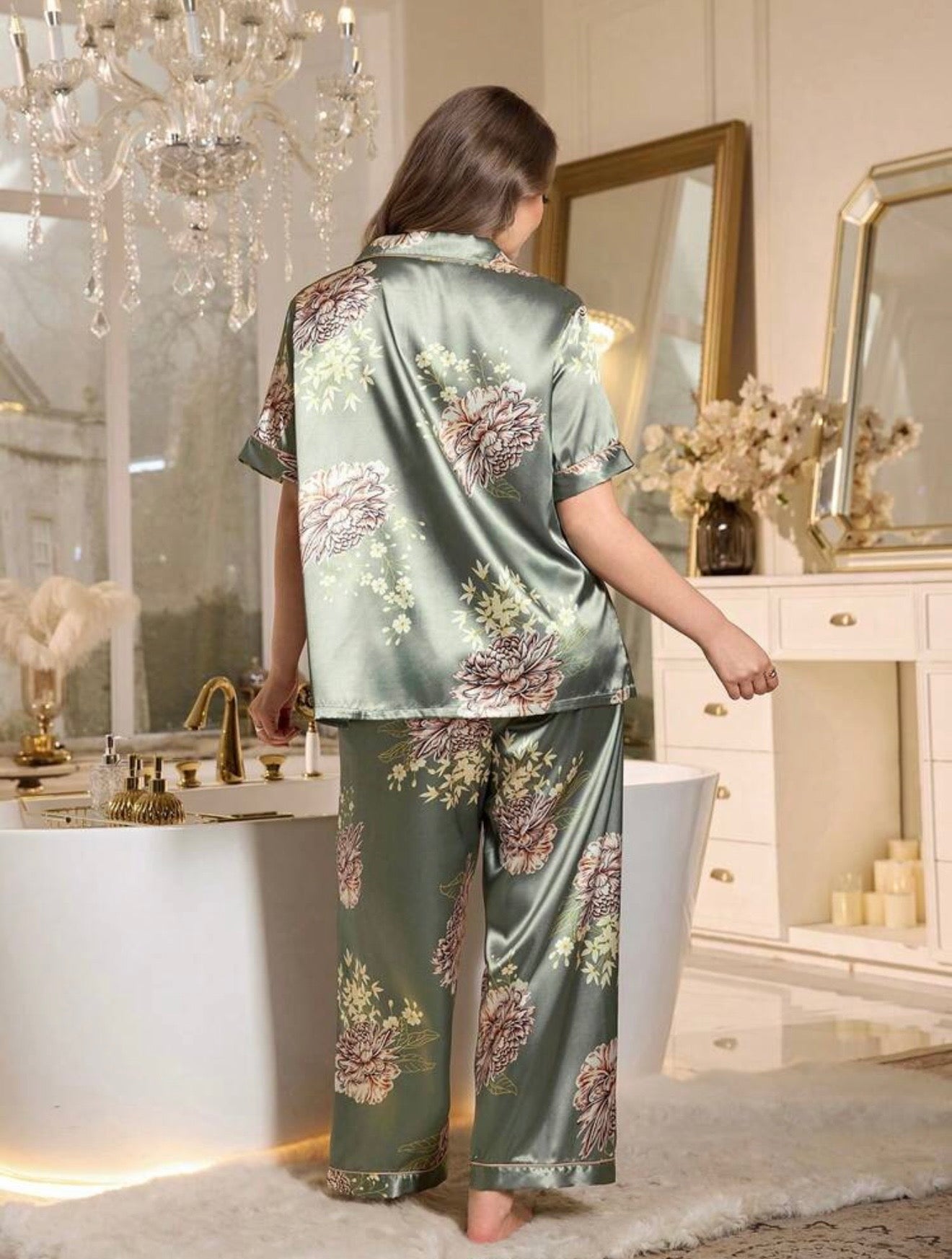 Ensemble Pyjama 2 Pièces en Satin Vert Sauge à Imprimé Floral Japonais