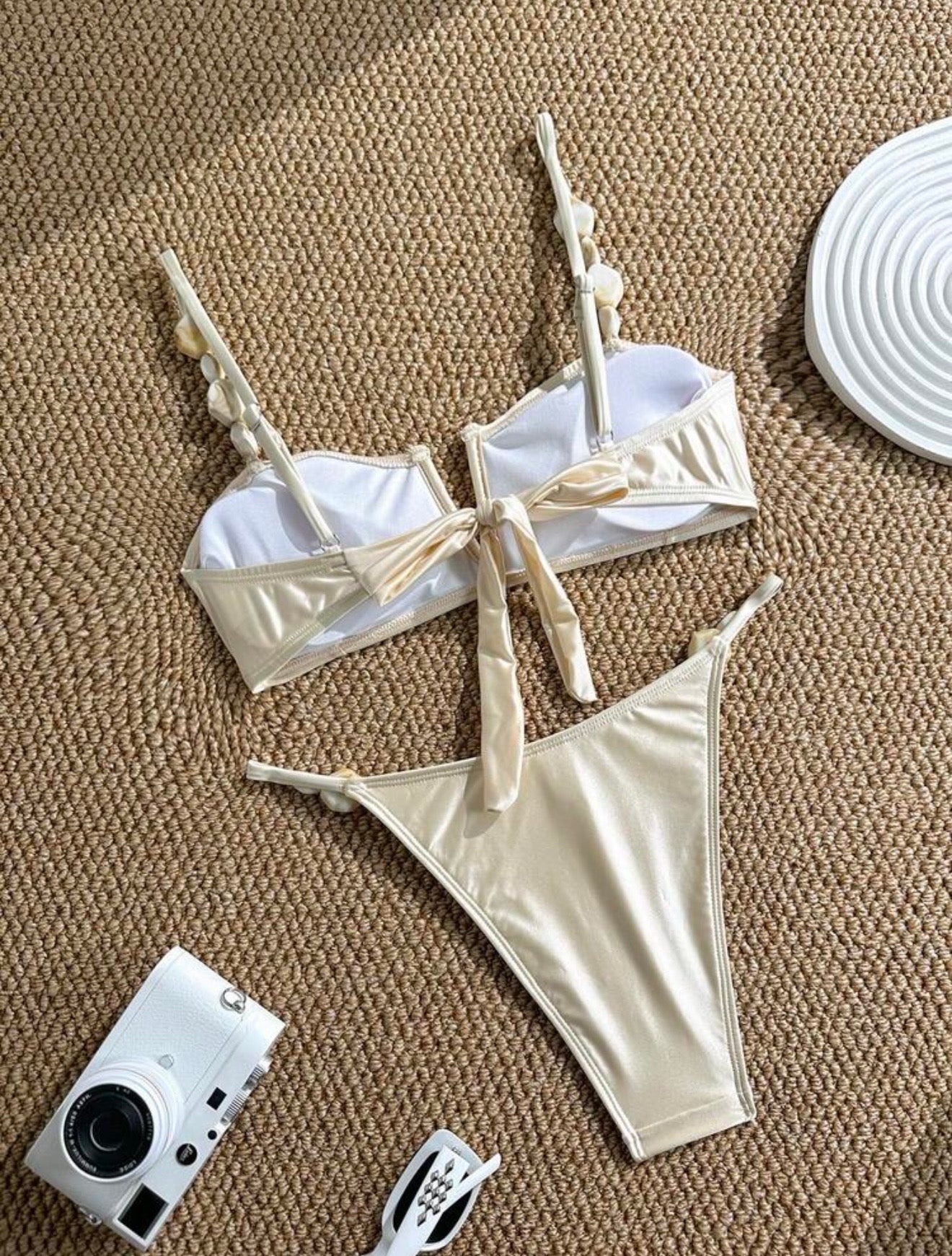 Bikini Deux Pièces "Nacre Satin" – Crème & Éléments Coquillages