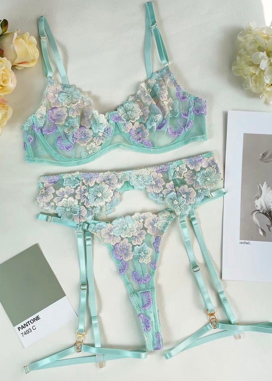 Ensemble Broderie Menthe Lilas 4 Pièces