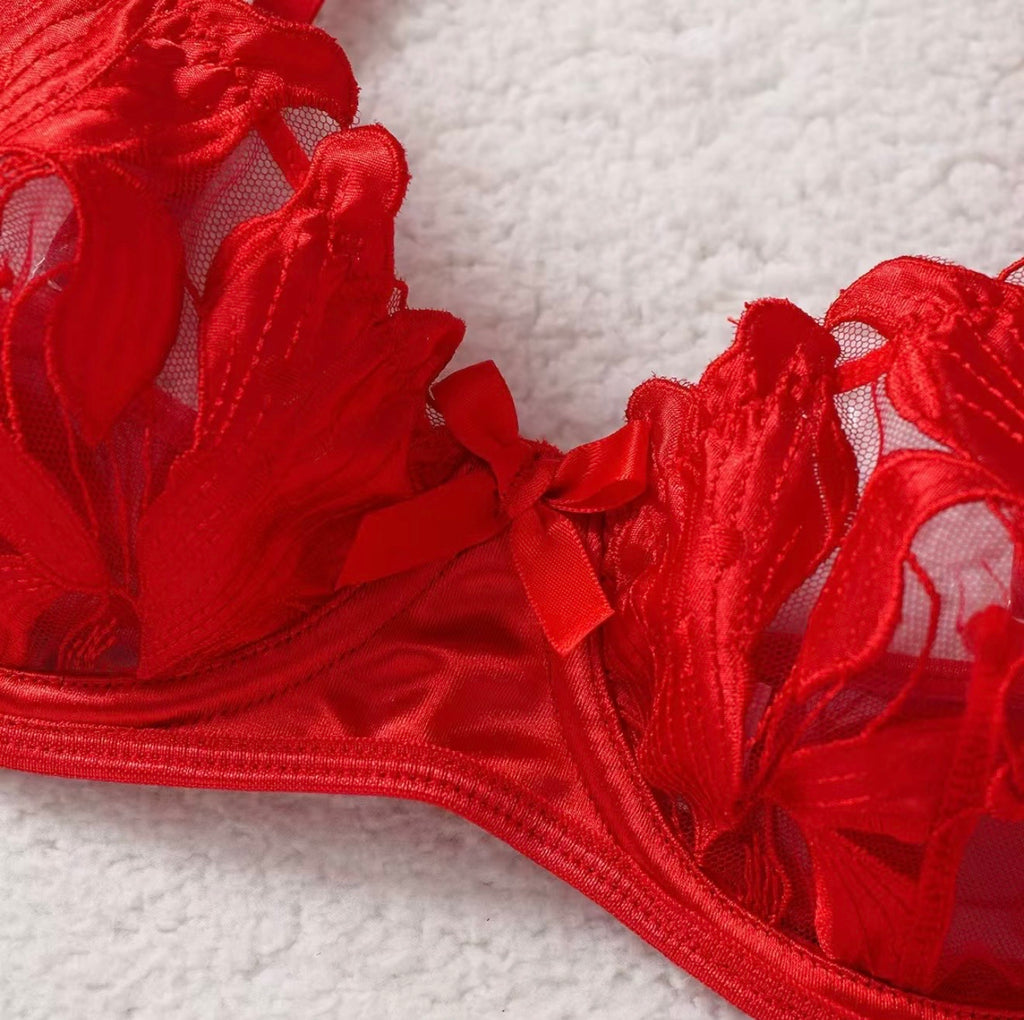 Ensemble Broderie Florale Rouge