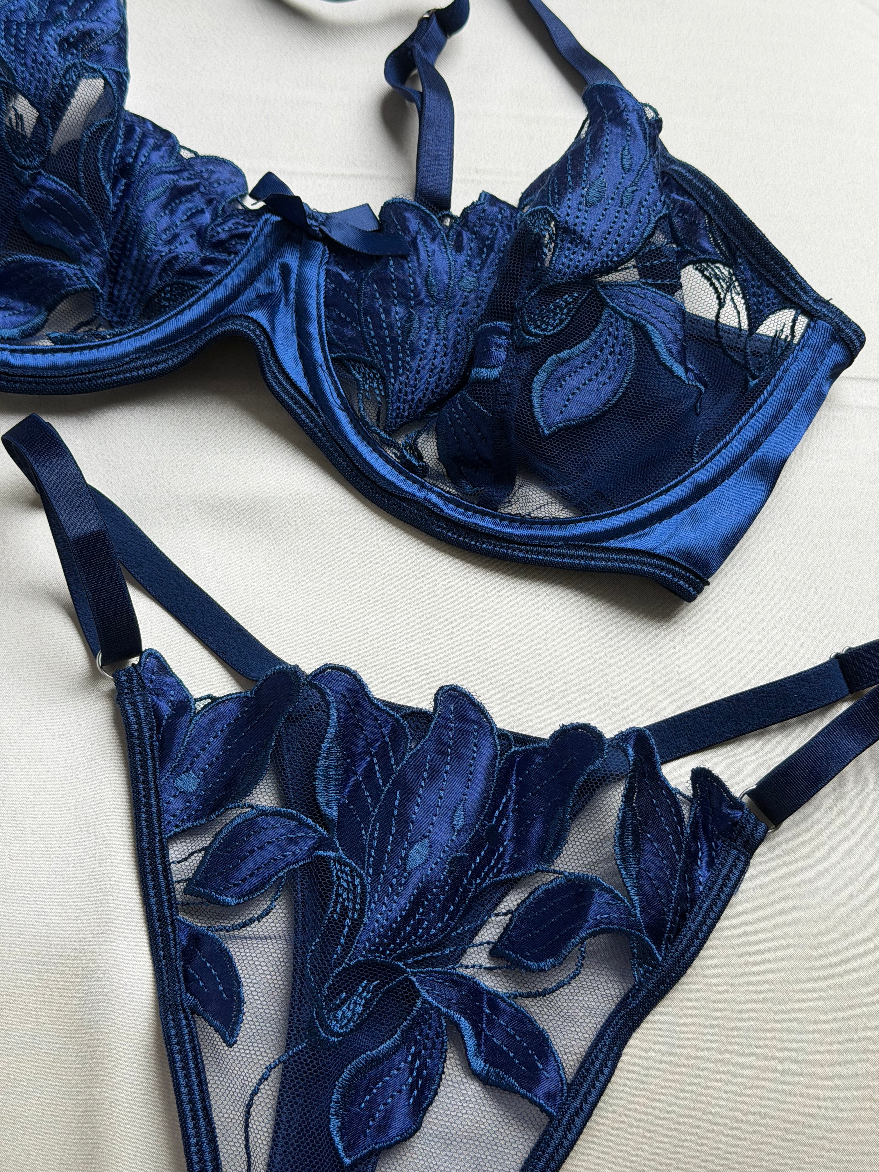 Ensemble de lingerie fine bleu