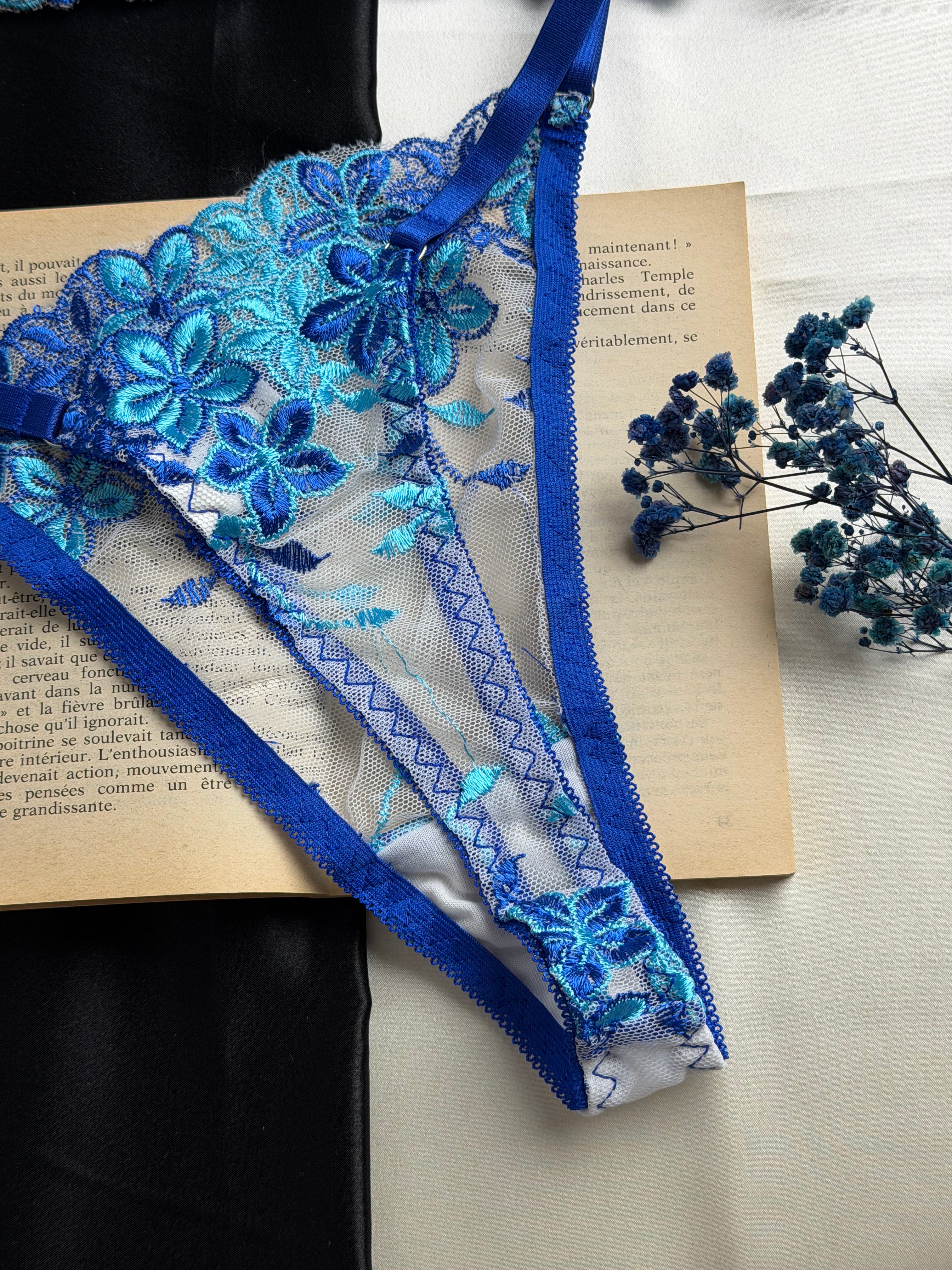 Ensemble de lingerie fine fleuri bleu